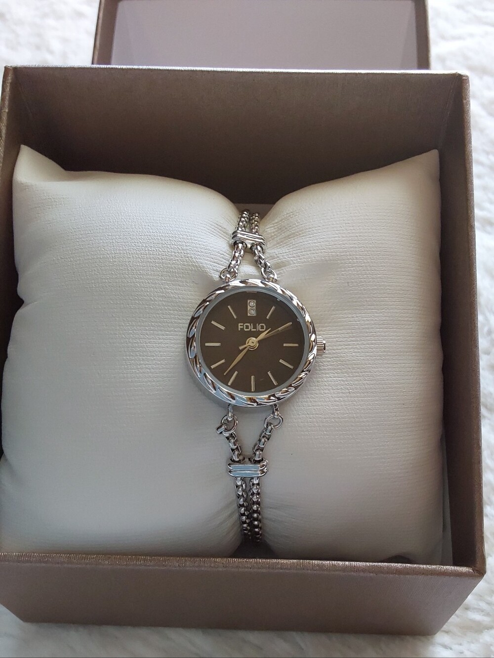 🌺 N8B Folio Silver-Tone Women's Bracelet Watch with Black Dial